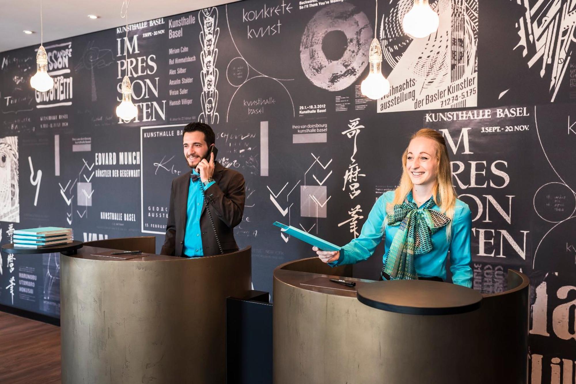 Motel One Basel Bagian luar foto