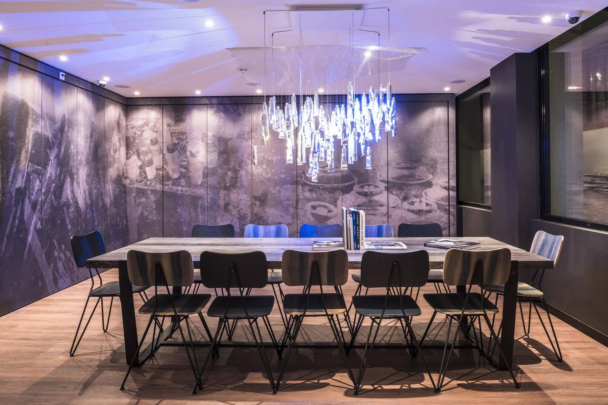 Motel One Basel Bagian luar foto
