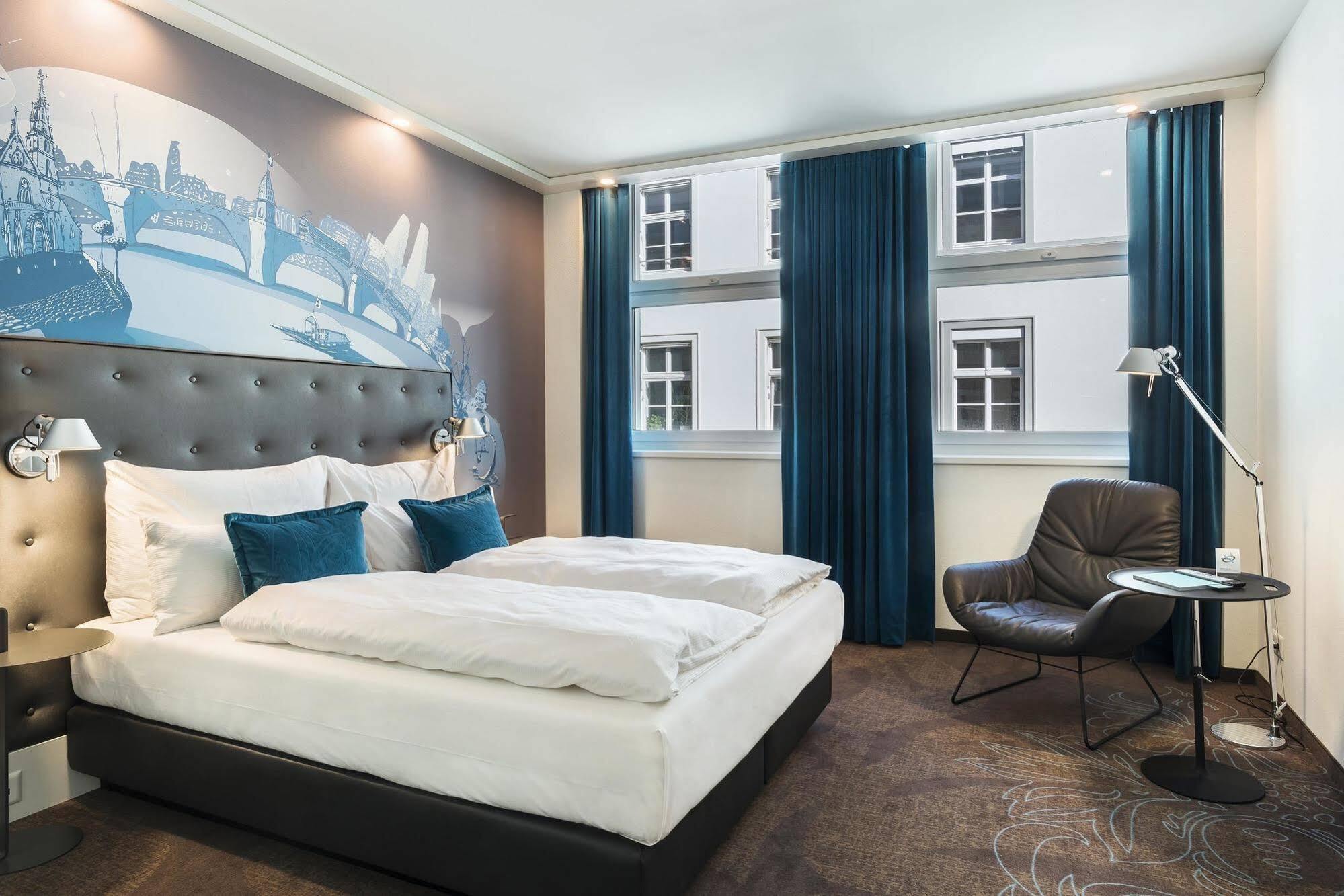 Motel One Basel Bagian luar foto