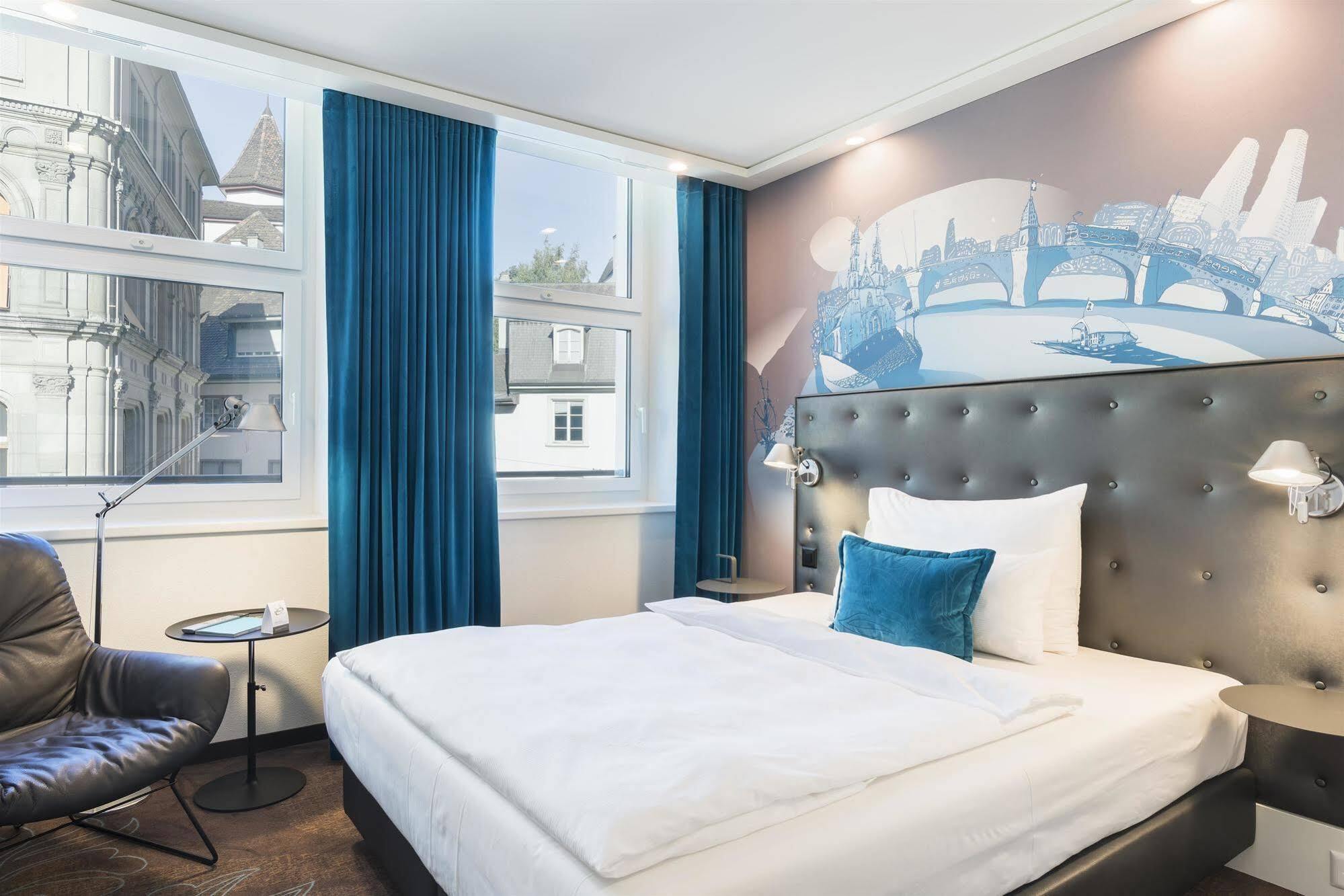 Motel One Basel Bagian luar foto