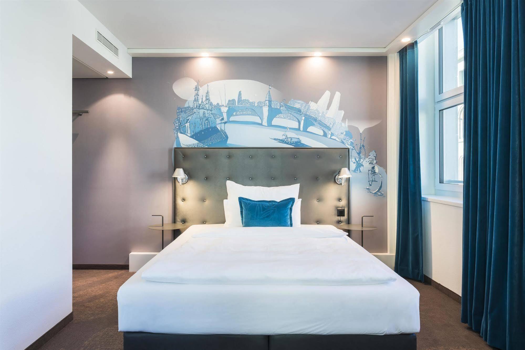 Motel One Basel Bagian luar foto